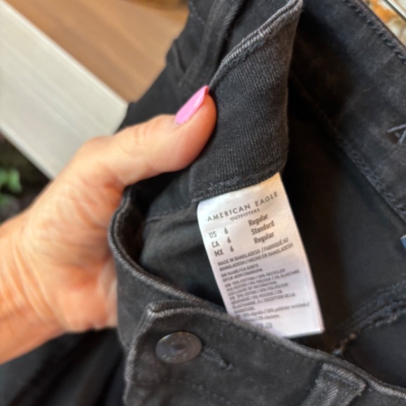 AE: Black Jeans Stretch Comfort Size 6 - Picture 7 of 7